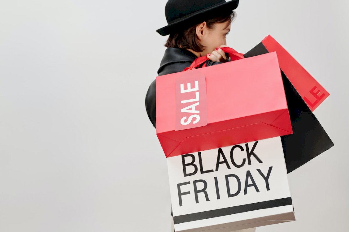 How to Make a Difference on Black Friday 2022: Tips and Tricks for Retailers